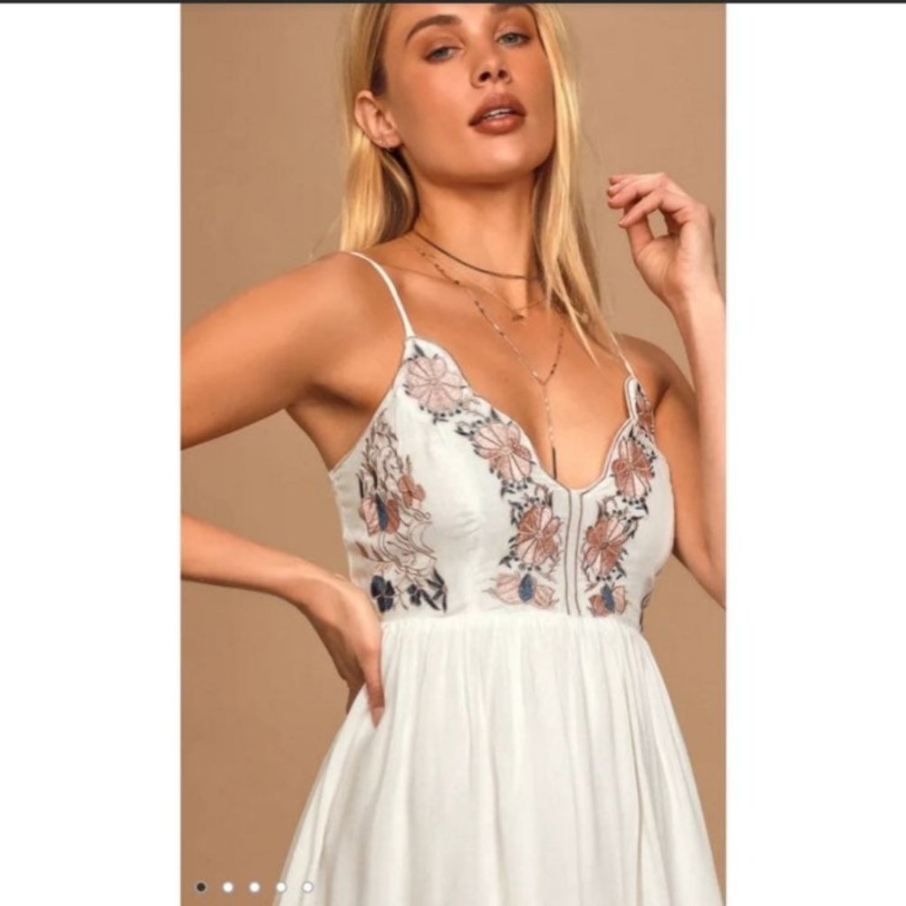 NWT Lulu's White Floral Embroidered Mini Dress Sm